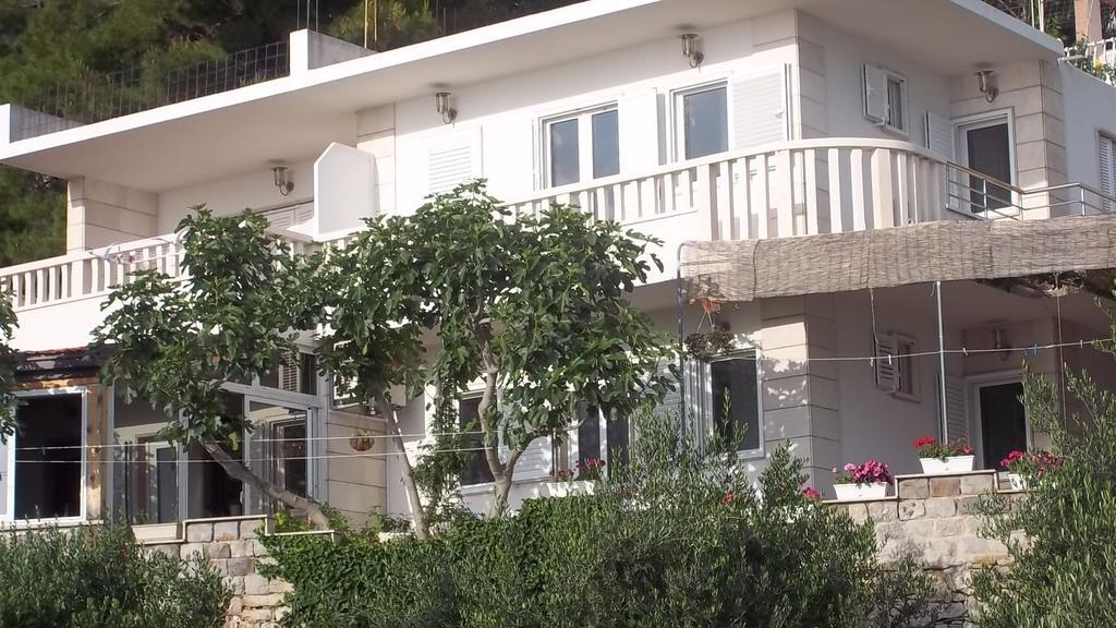 Apartments Kalajžić Omis Bagian luar foto