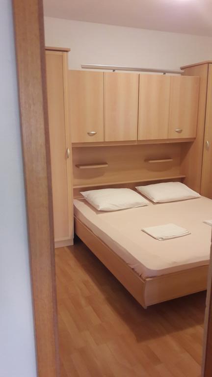 Apartments Kalajžić Omis Bagian luar foto